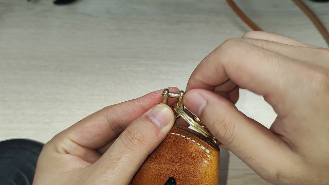 YIUWLMN Vintage Glasses Case Unisex Style, Leather Eyeglass Case